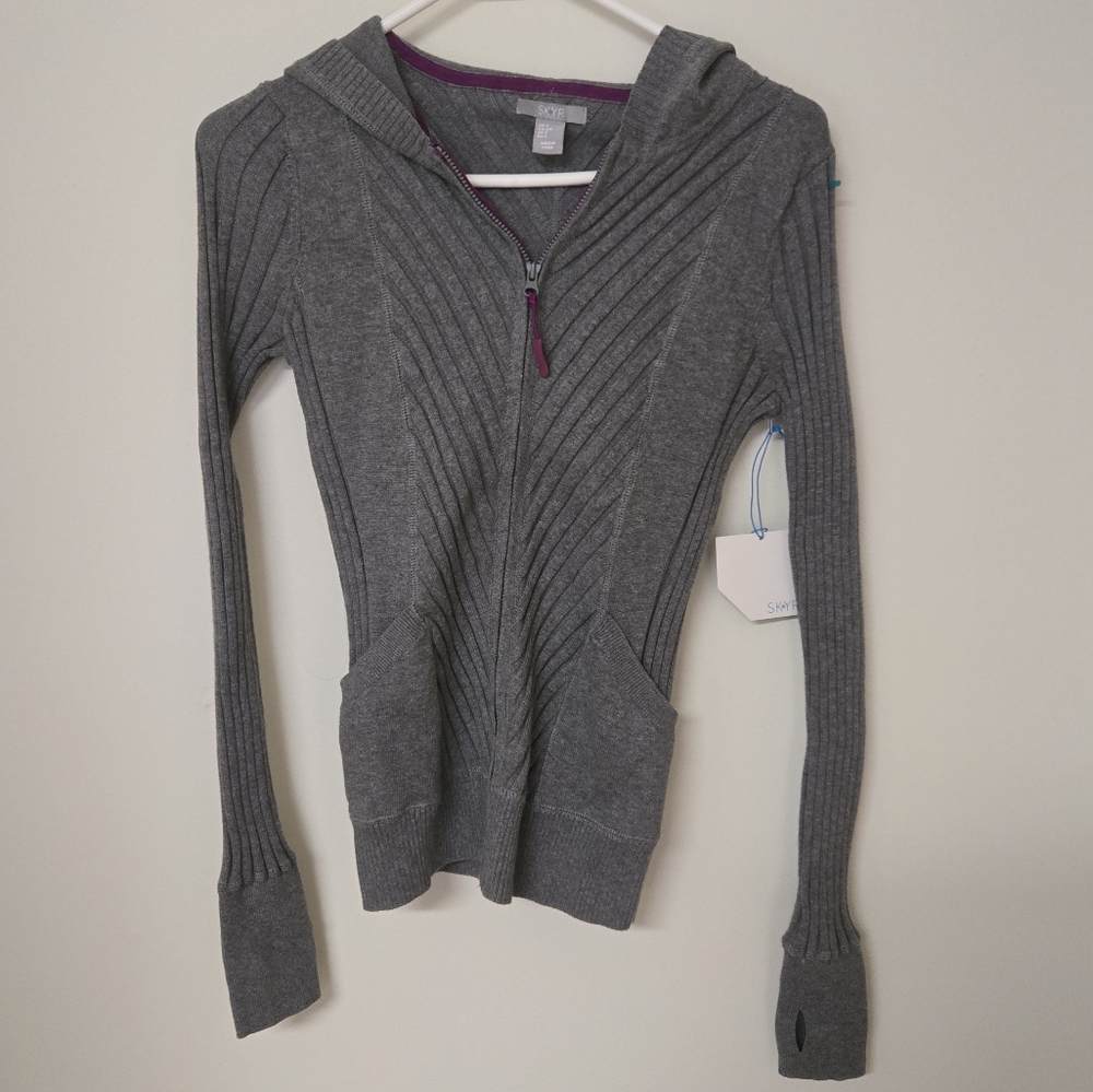 SKYR Gray Ribbed Zip-Up With Thumbholes And Hood NWT Size Small